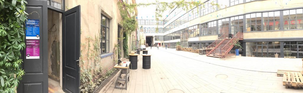 Fabrika Place on loomelinnak, kus Gruusia Eesti Päevade raames toimub suur Eesti kultuuri ja haridust tutvustav Estonian Fair.